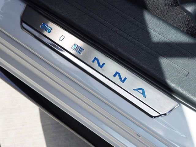 Certified 2025 Toyota Sienna Platinum image 53