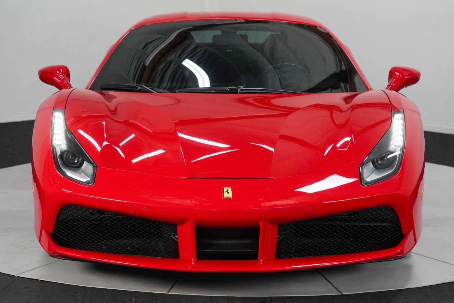 Used 2017 Ferrari 488 GTB RWD image 9