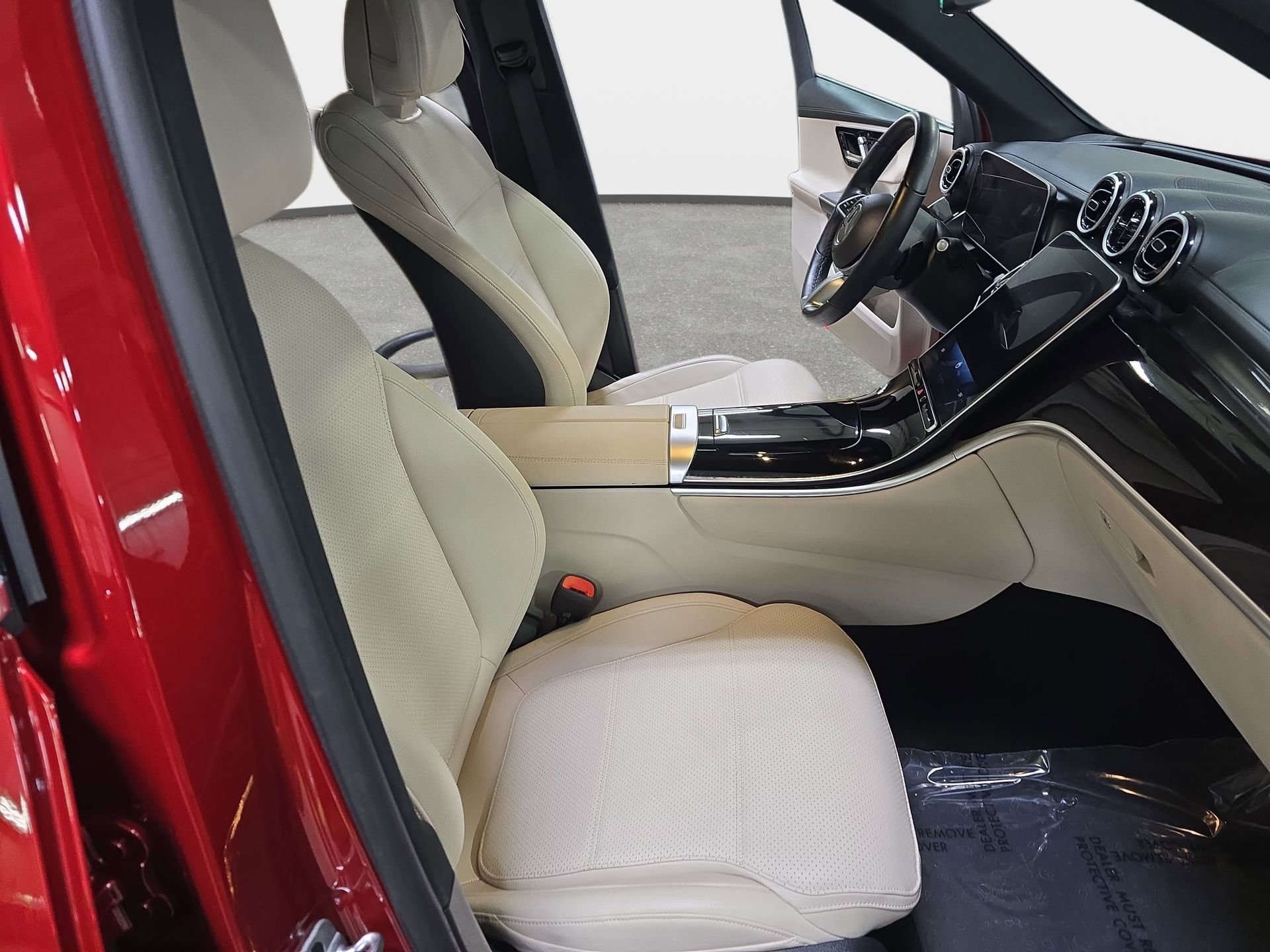 Used 2023 Mercedes-Benz GLC 300 4MATIC image 10