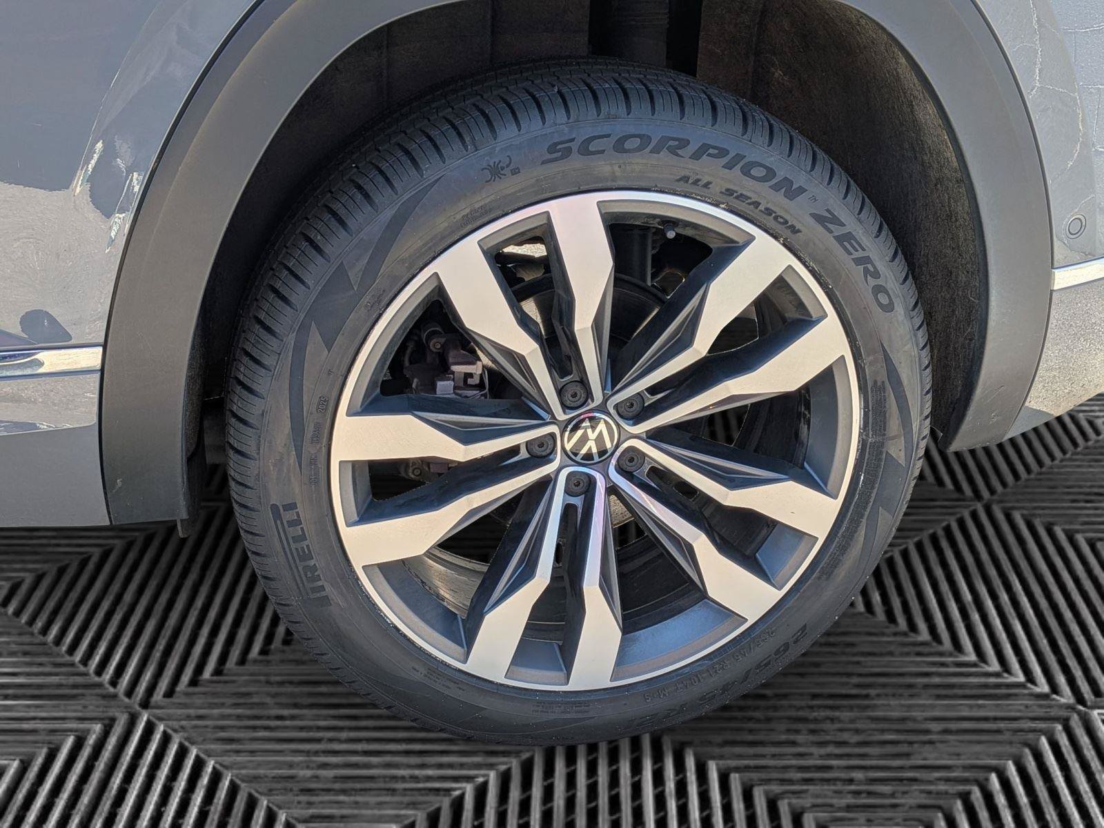 Used 2023 Volkswagen Atlas Cross Sport SEL Premium R-Line AWD/4WD image 9