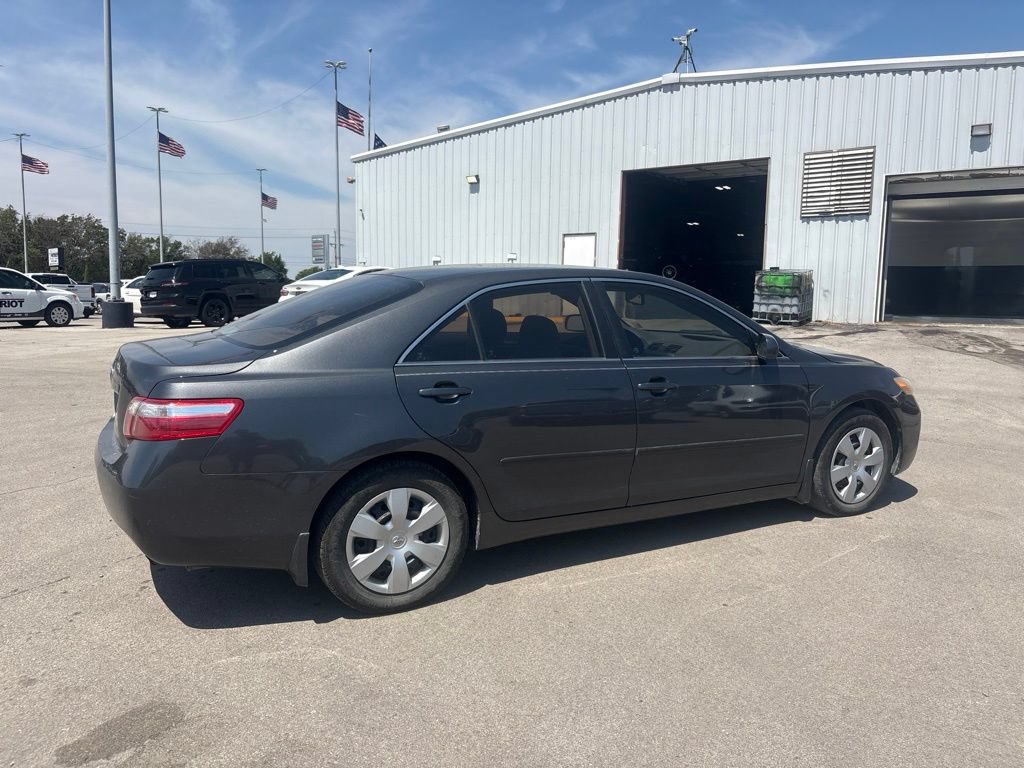 Used 2009 Toyota Camry LE FWD image 13