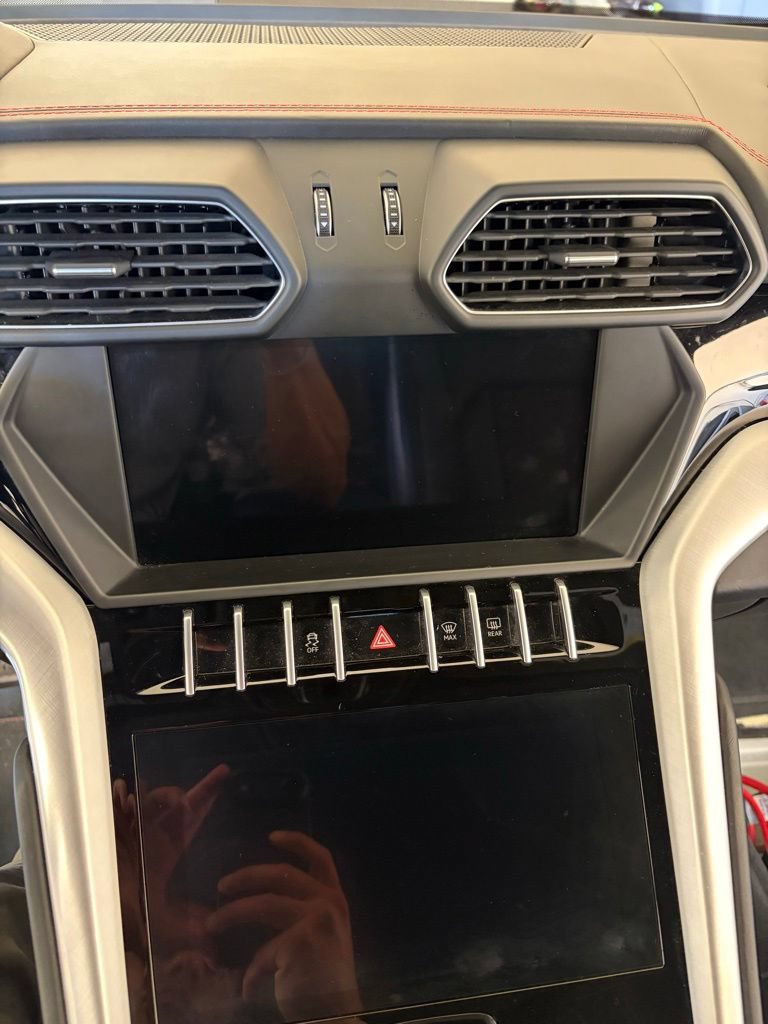 Used 2019 Lamborghini Urus AWD/4WD image 30