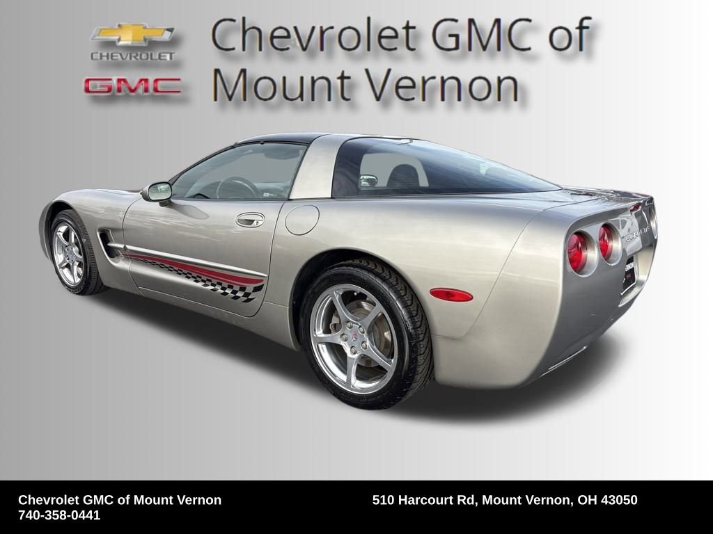 Used 2002 Chevrolet Corvette Coupe w/ Preferred Equipment Group2 image 3