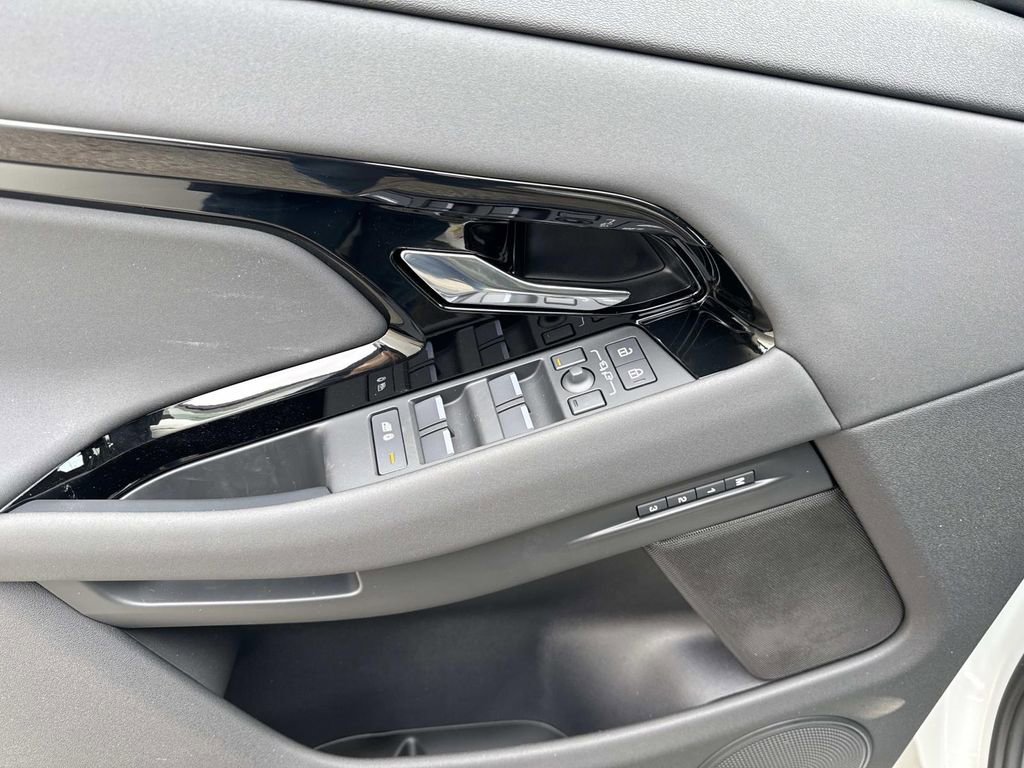 New 2026 Land Rover Range Rover Evoque Dynamic SE image 17