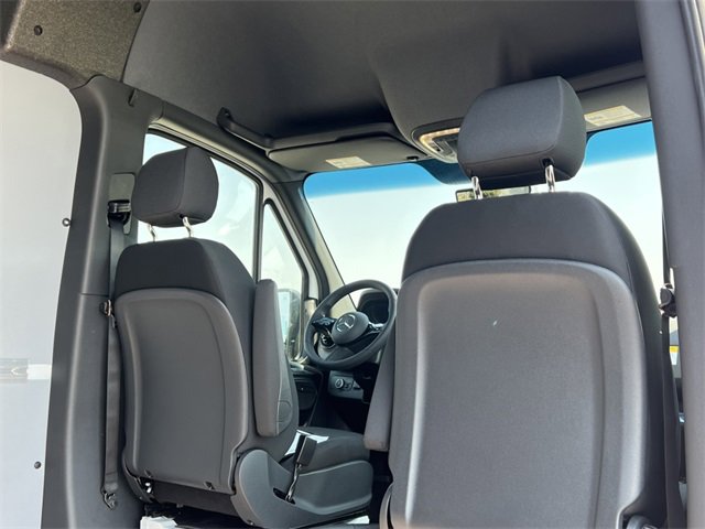 New 2025 Mercedes-Benz Sprinter 2500 image 32