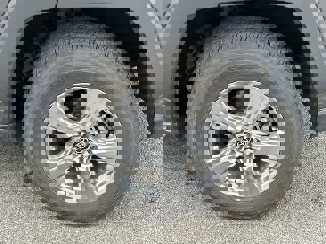 Used 2022 Toyota RAV4 XLE w/ Convenience Package AWD/4WD image 5