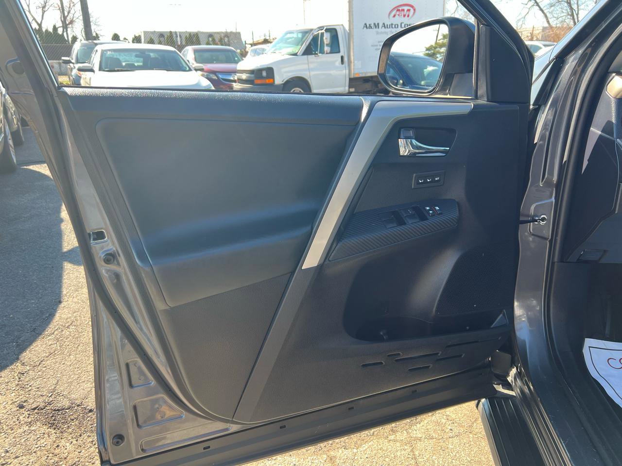 Used 2015 Toyota RAV4 Limited image 15