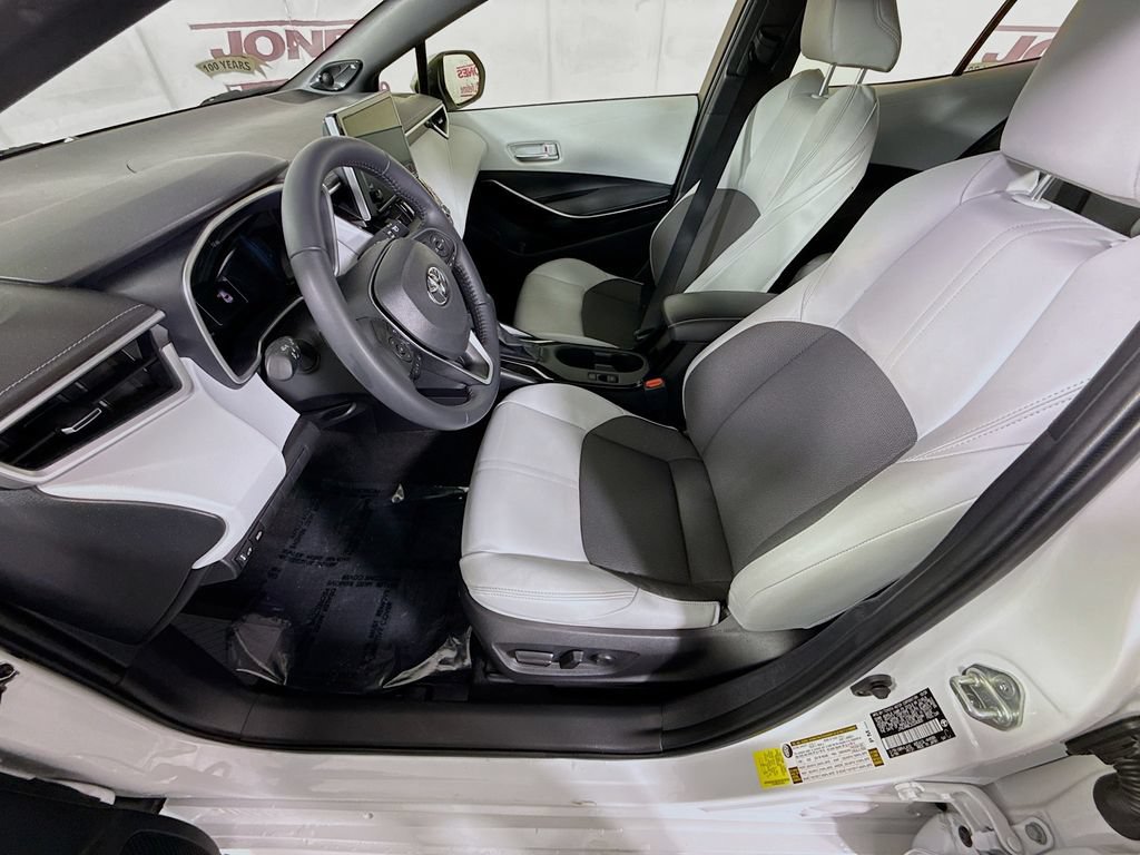 Certified 2025 Toyota Corolla XSE FWD image 24