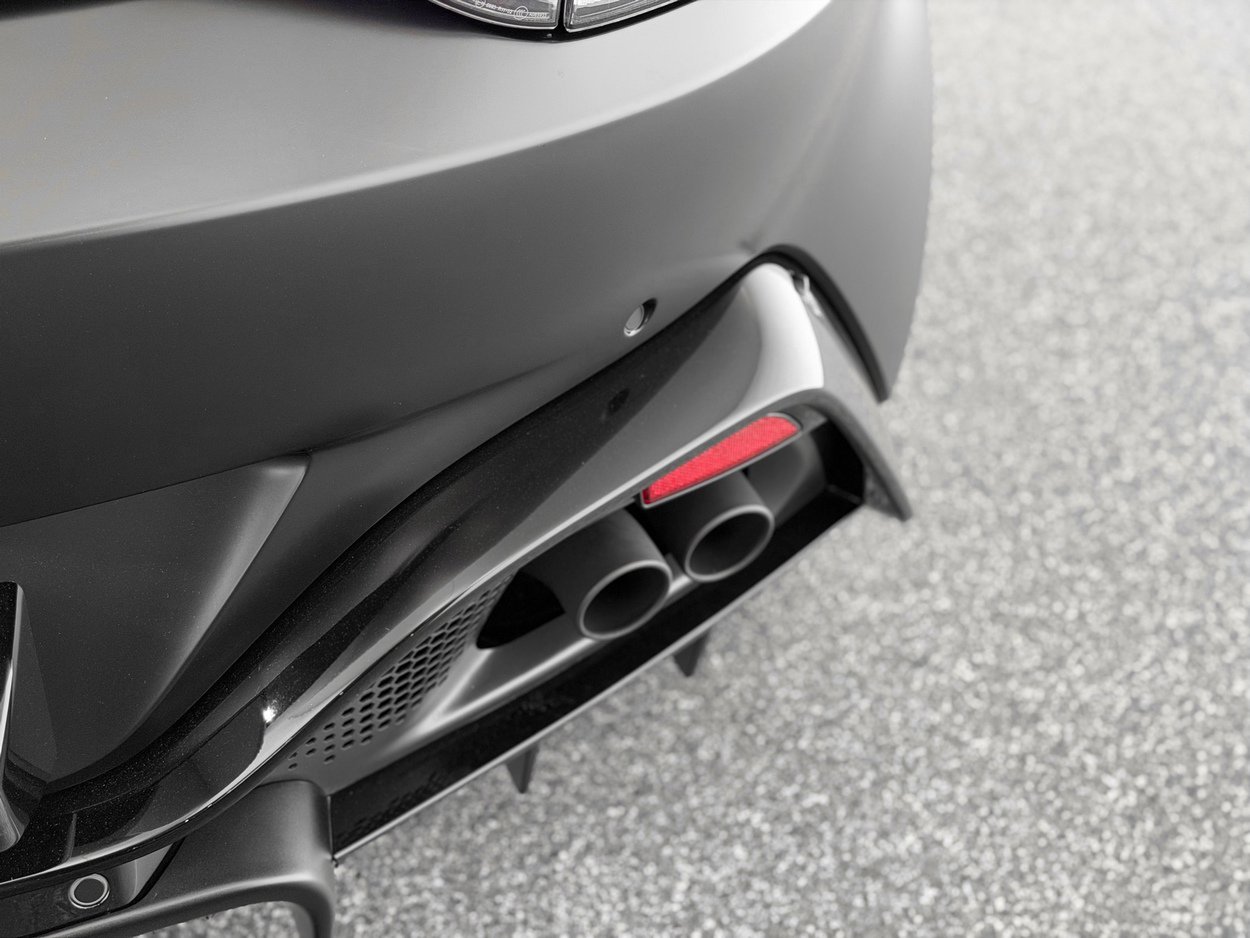 Used 2022 Aston Martin V8 Vantage Coupe image 45