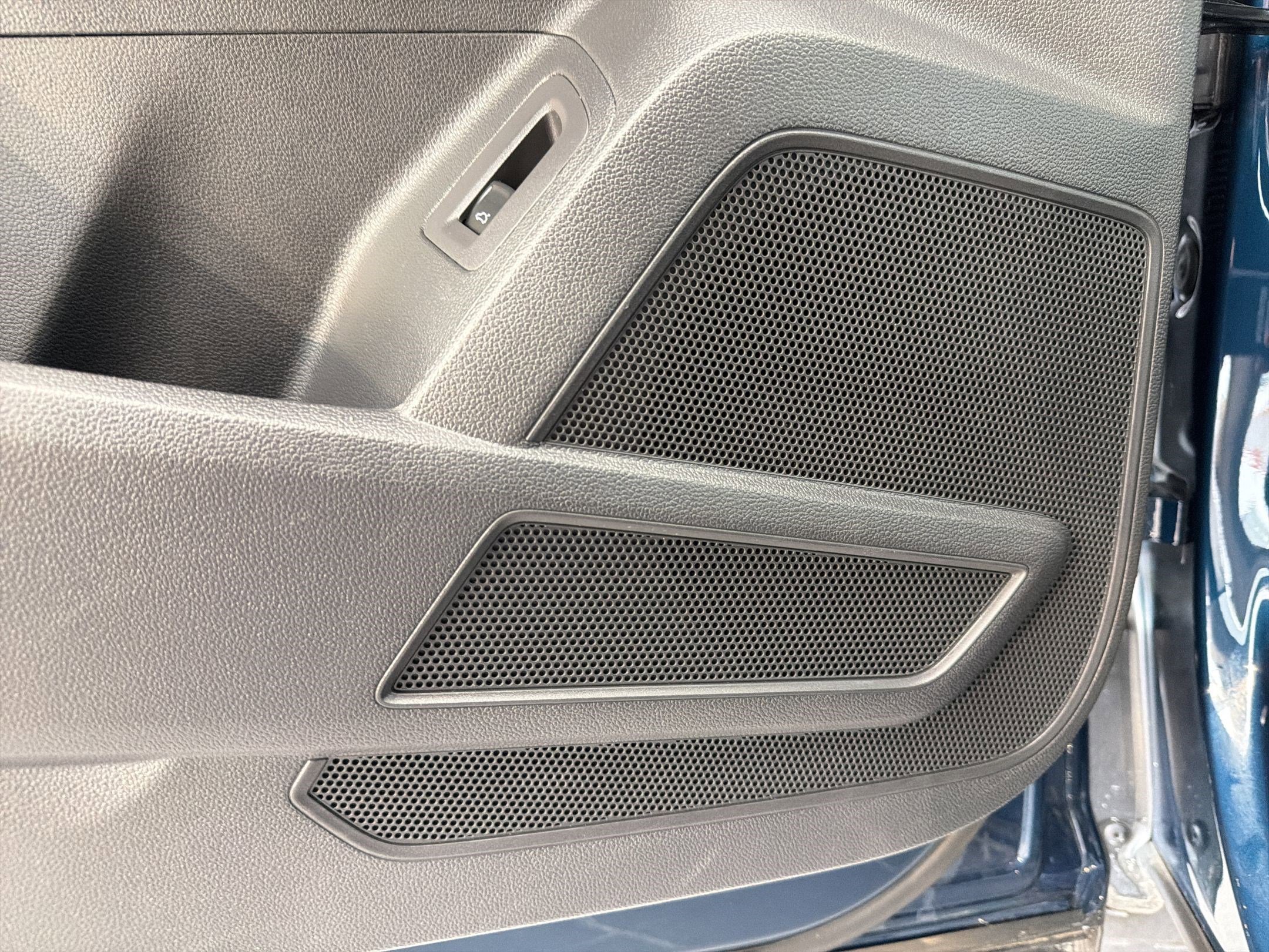 Used 2023 Volkswagen Atlas Cross Sport SEL Premium R-Line image 22