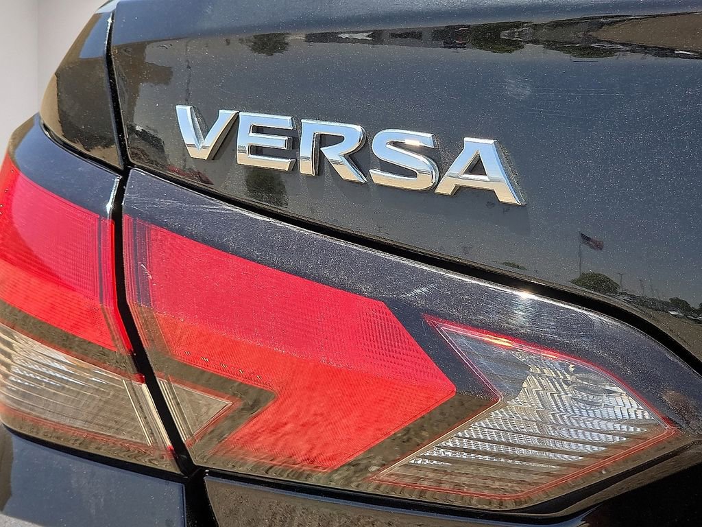 Used 2025 Nissan Versa SV FWD image 14