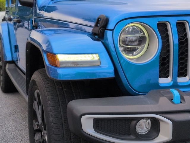 Used 2022 Jeep Wrangler Unlimited Sahara w/ Cold Weather Group AWD/4WD image 9