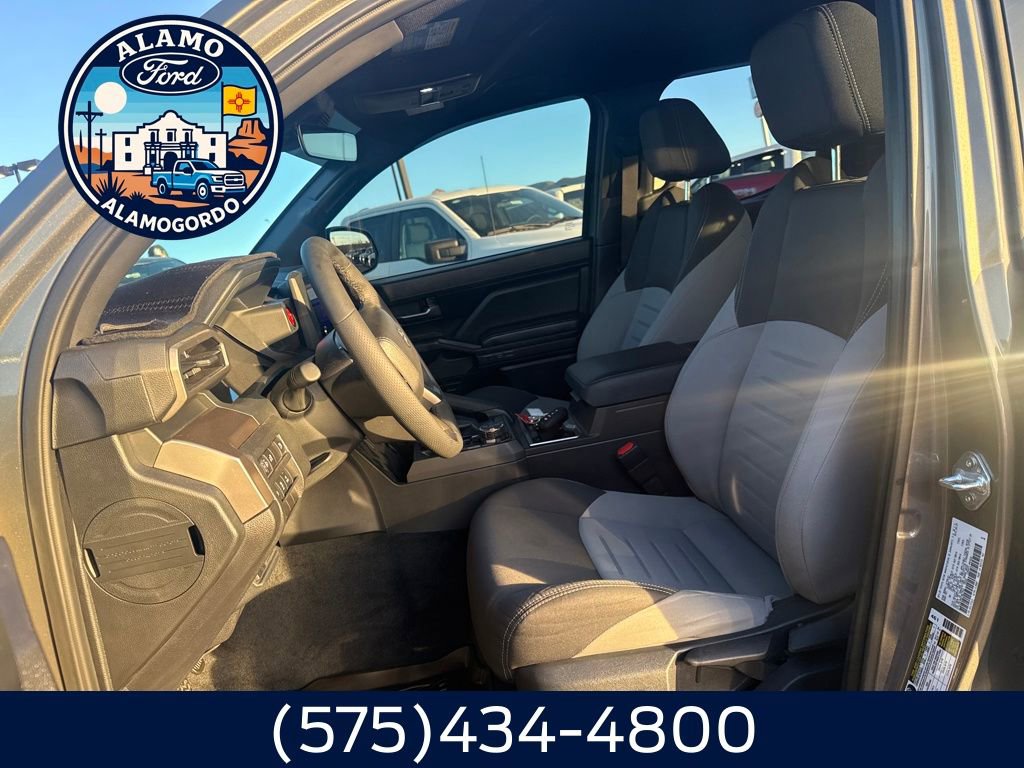 Used 2025 Toyota Tacoma TRD Off-Road image 5