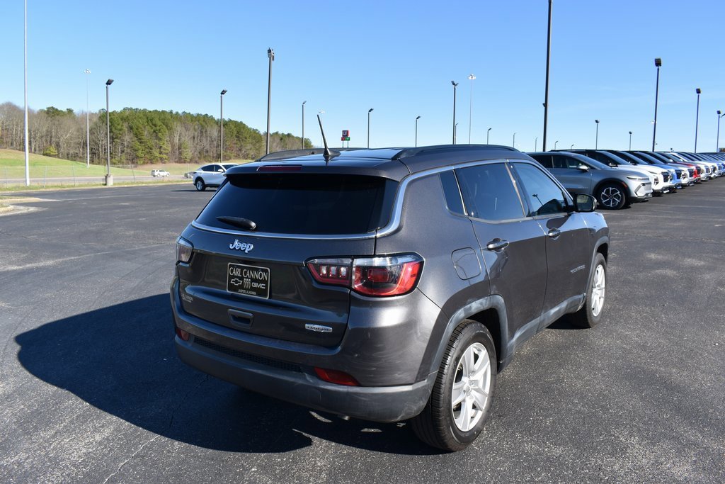 Used 2022 Jeep Compass Latitude image 3