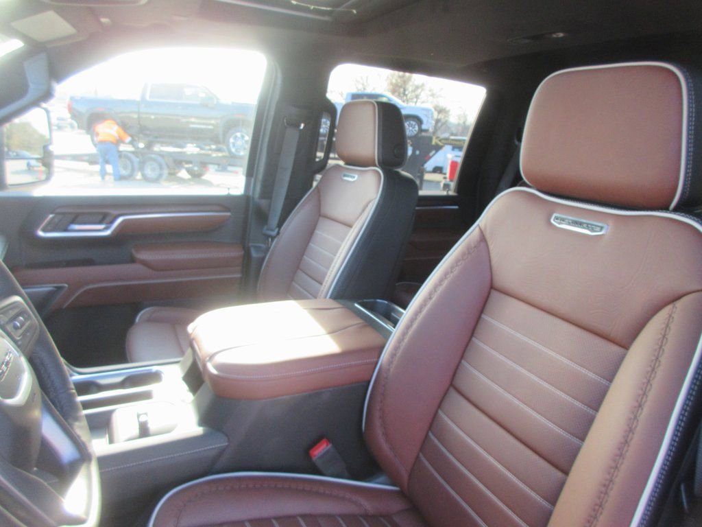 New 2026 GMC Sierra 2500 Denali Ultimate image 13