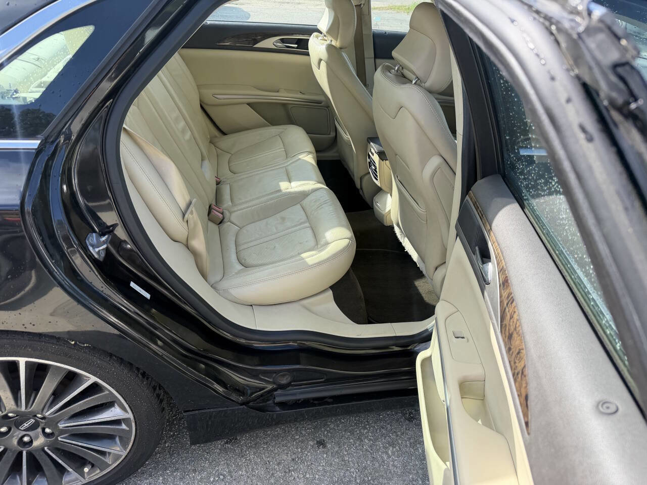 Used 2014 Lincoln MKZ image 17