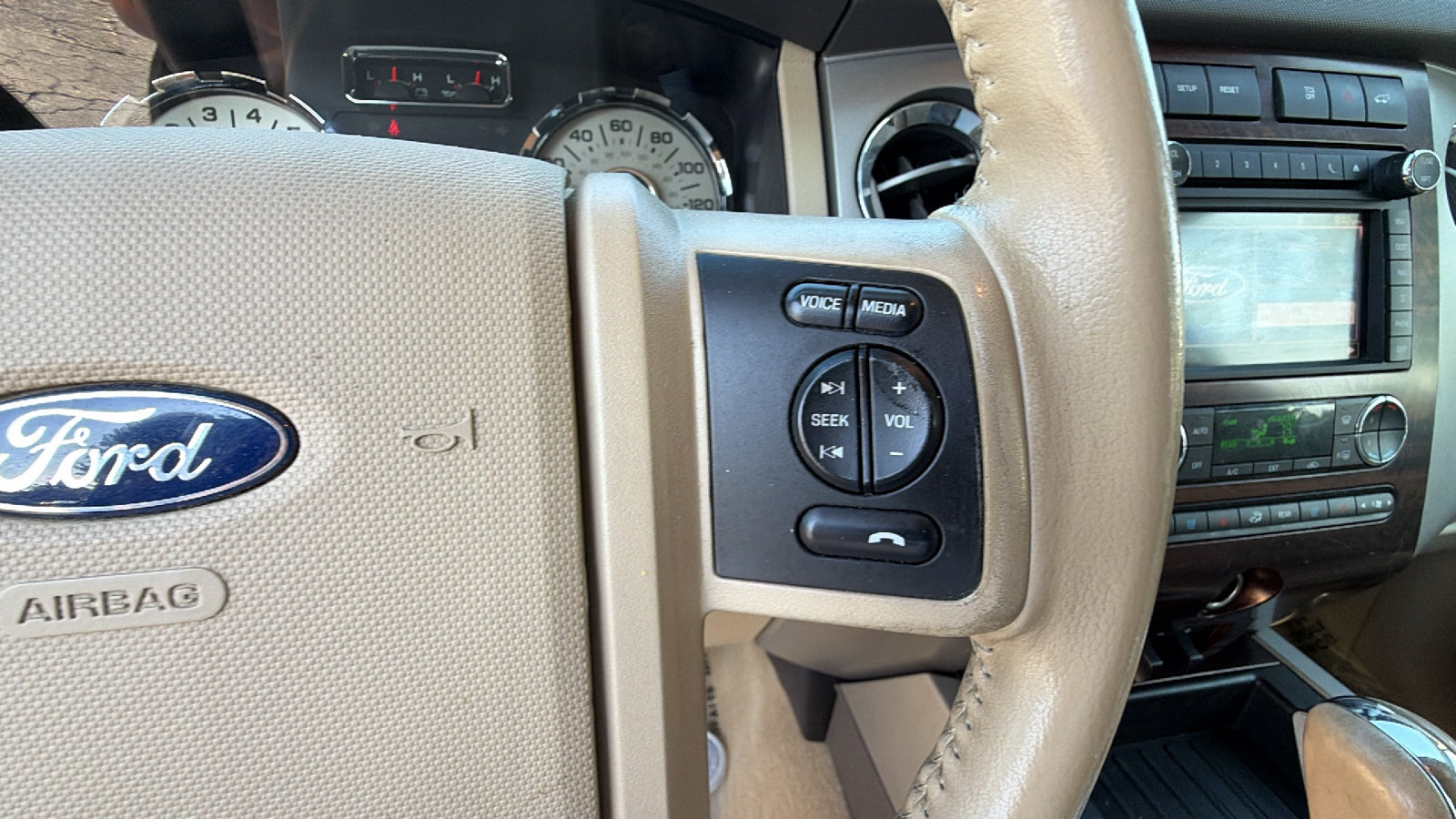 Used 2014 Ford Expedition EL XLT w/ Equipment Group 202A AWD/4WD image 31