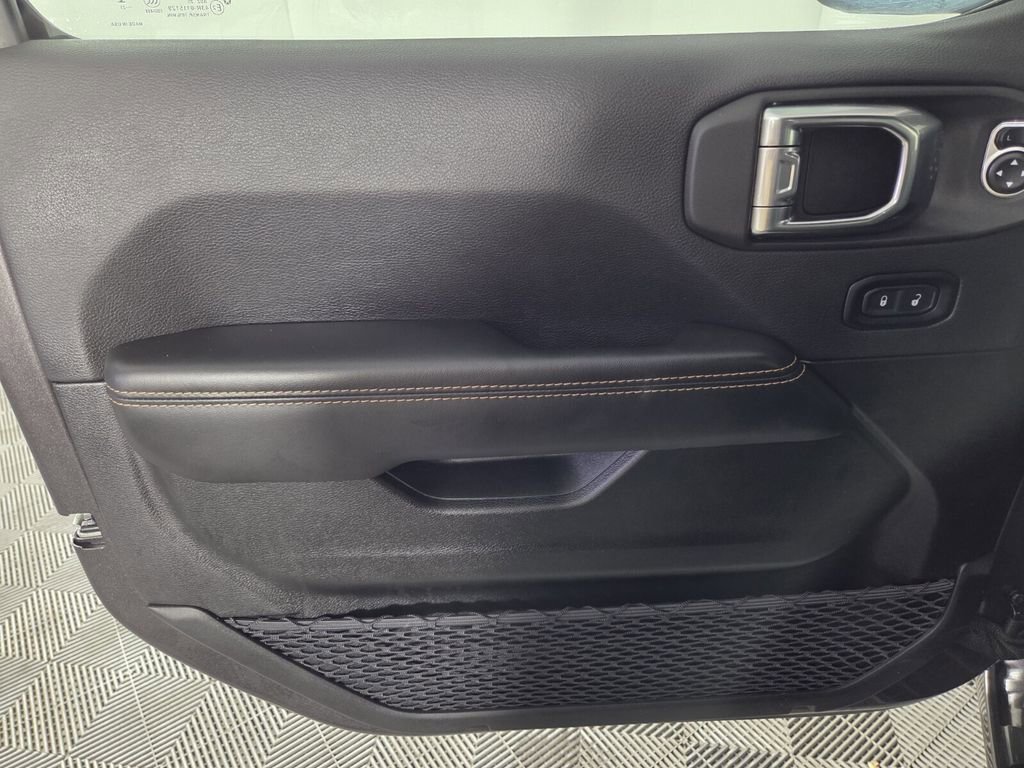 Certified 2025 Jeep Wrangler Sahara w/ Safety Group image 24