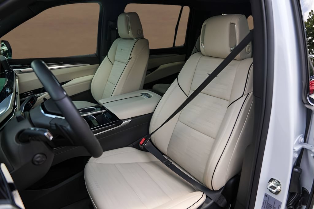 Certified 2026 Cadillac Escalade ESV Sport w/ Touring Package AWD/4WD image 7