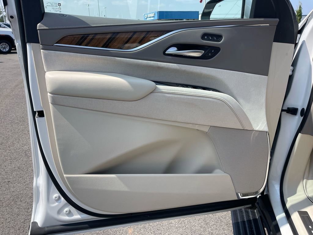 Used 2023 Cadillac Escalade Sport Platinum w/ LPO, ONYX Package image 30