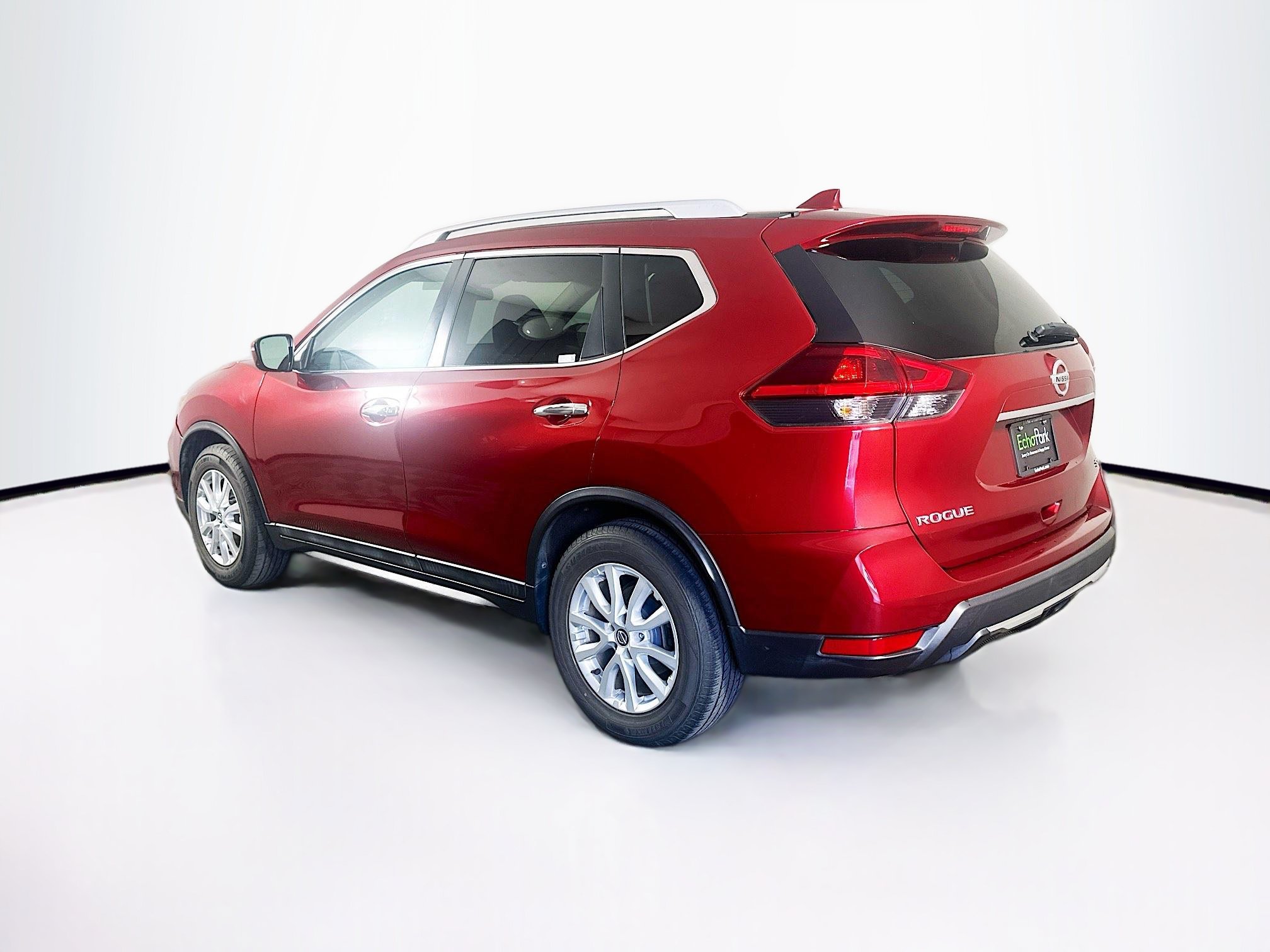 Used 2018 Nissan Rogue SV FWD image 5