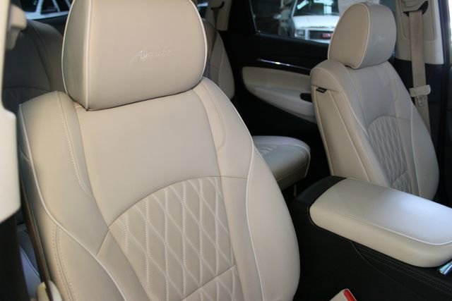 Used 2023 Buick Enclave Avenir w/ Avenir Technology Package AWD/4WD image 11