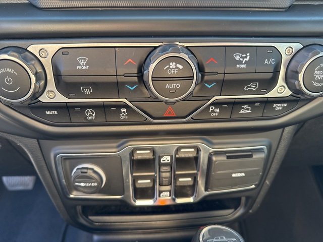 Used 2022 Jeep Gladiator Overland image 23