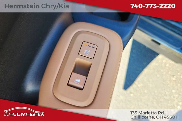 Used 2025 Hyundai Santa Fe Limited AWD/4WD image 28