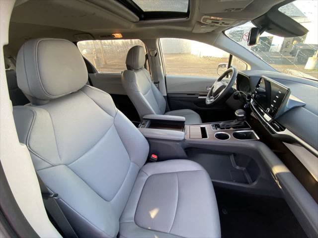 Certified 2023 Toyota Sienna XLE image 25
