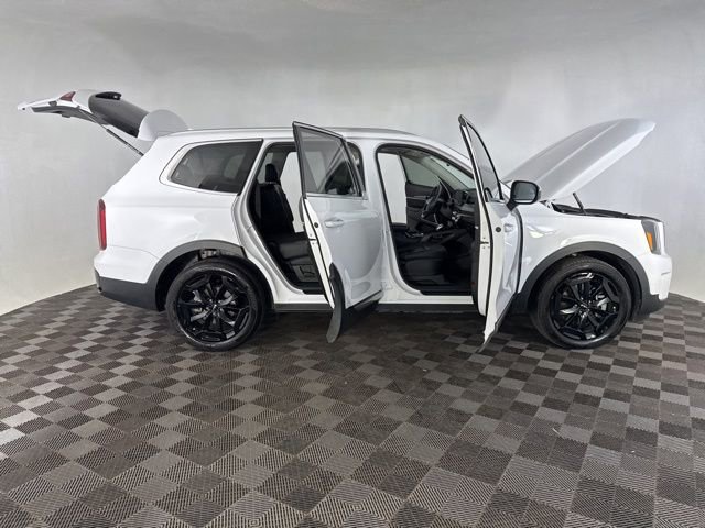 Certified 2023 Kia Telluride S w/ S Sunroof Package image 15