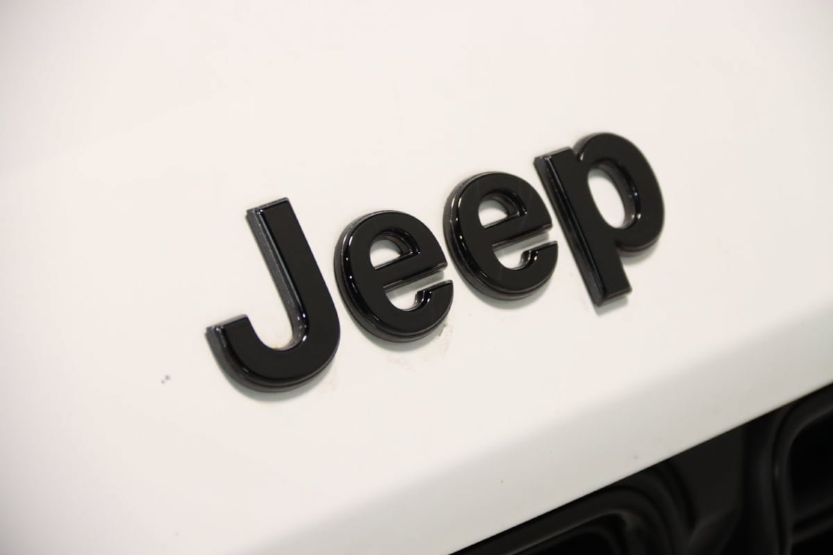 Used 2023 Jeep Grand Cherokee L Laredo AWD/4WD image 23