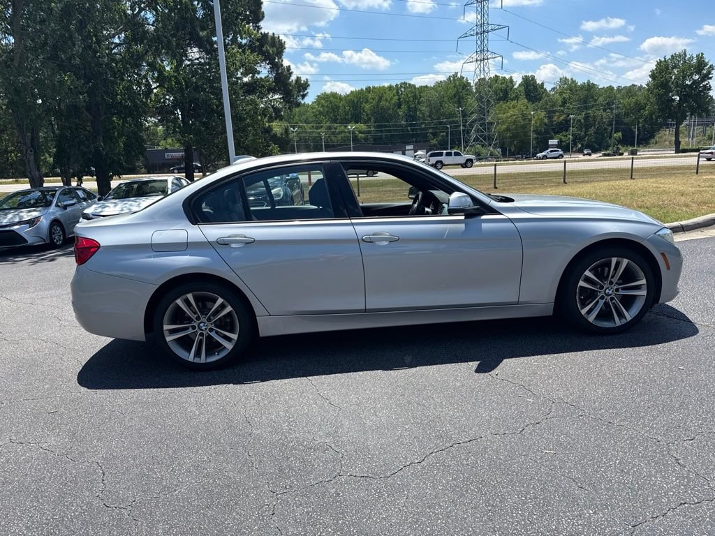 Used 2018 BMW 330i xDrive Sedan AWD/4WD image 6