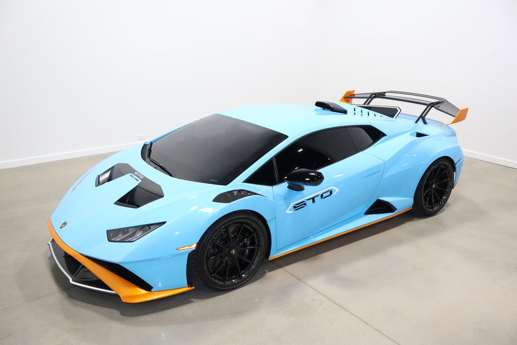 Used 2021 Lamborghini Huracan STO image 13