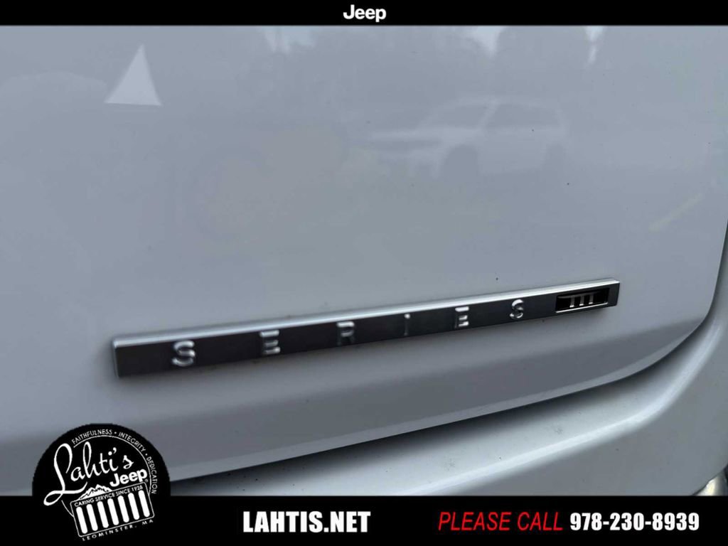 Used 2022 Jeep Wagoneer Series III w/ Premium Group I image 26