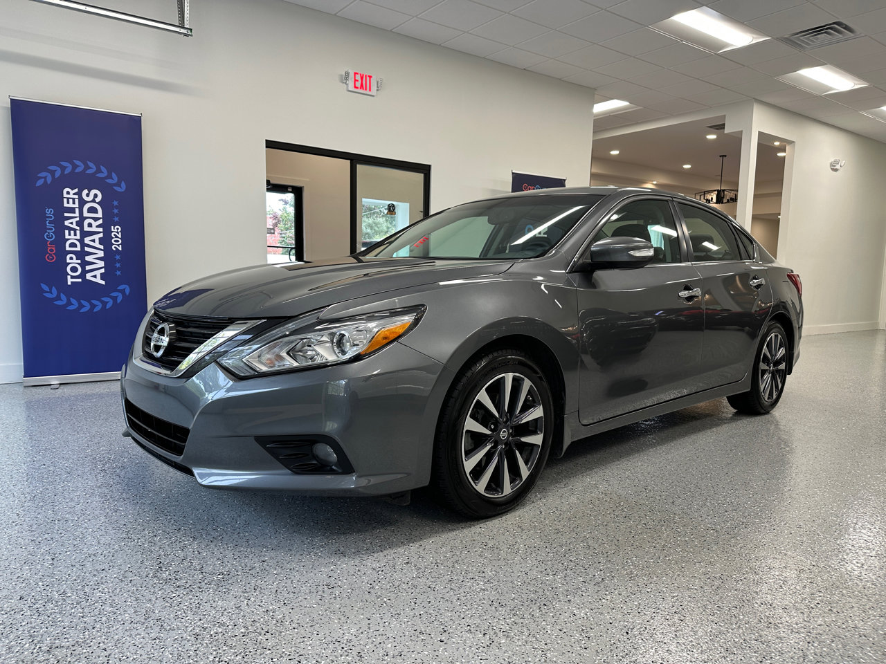 Used 2016 Nissan Altima 2.5 SL w/ 2.5 Technology Package image 4
