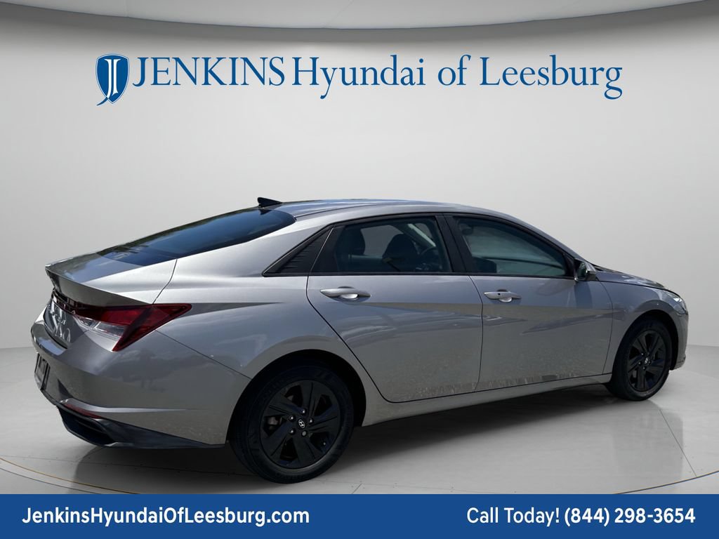 Certified 2023 Hyundai Elantra SEL w/ Preferred Accessory Package FWD image 5