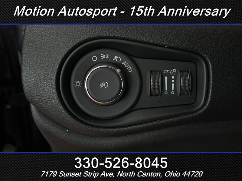 Used 2017 Jeep Renegade Altitude AWD/4WD image 12