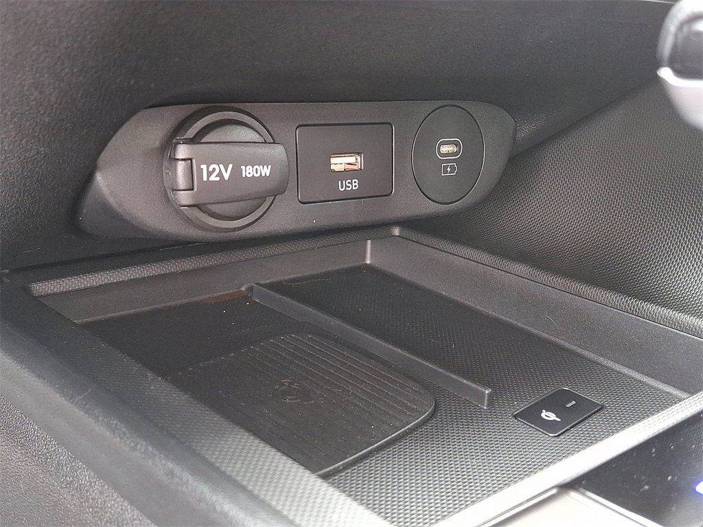 Used 2025 Hyundai Elantra Sport image 24