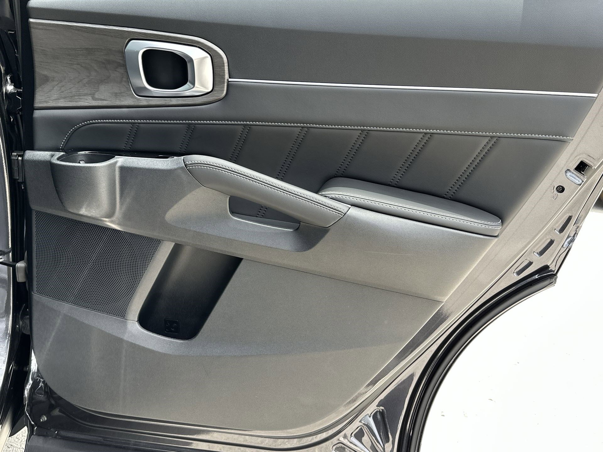 New 2025 Kia Sorento SX image 32