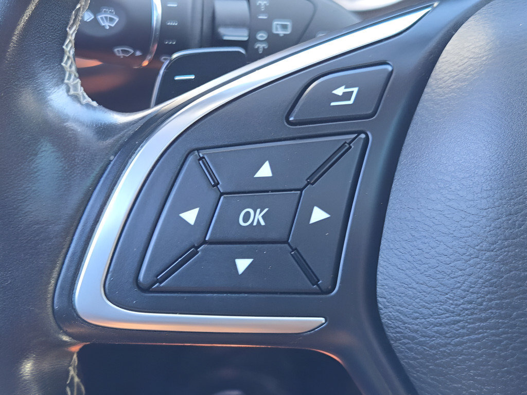 Used 2018 INFINITI QX30 Premium w/ Navigation Package AWD/4WD image 35