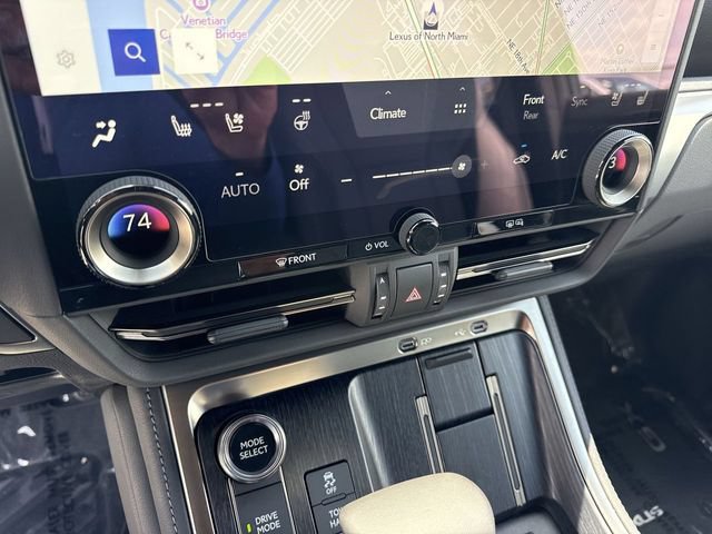Certified 2025 Lexus GX 550 w/ Cold Area Package AWD/4WD image 19