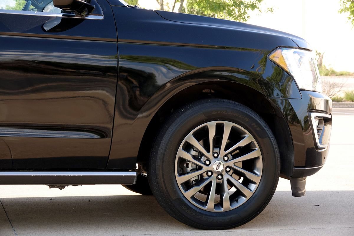 Used 2020 Ford Expedition Limited image 28