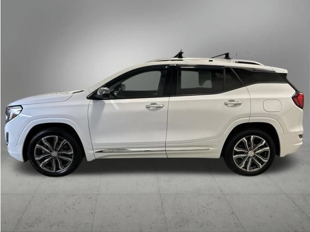 Used 2020 GMC Terrain Denali w/ Denali Premium Package AWD/4WD image 2