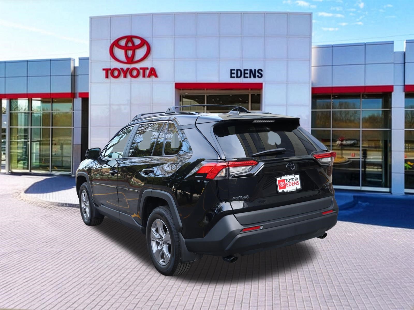 Used 2024 Toyota RAV4 XLE w/ Convenience Package AWD/4WD image 8