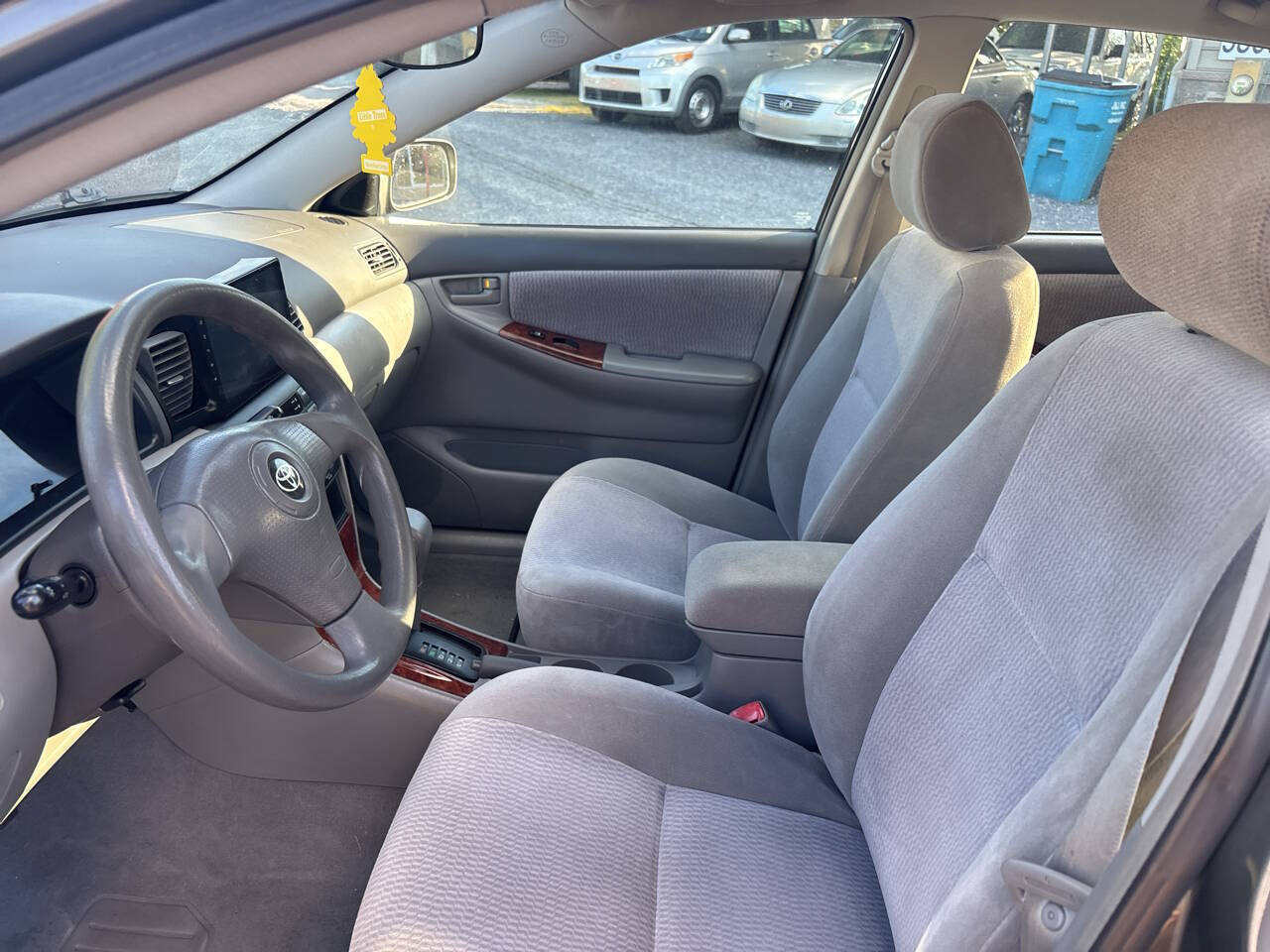 Used 2005 Toyota Corolla LE FWD image 11