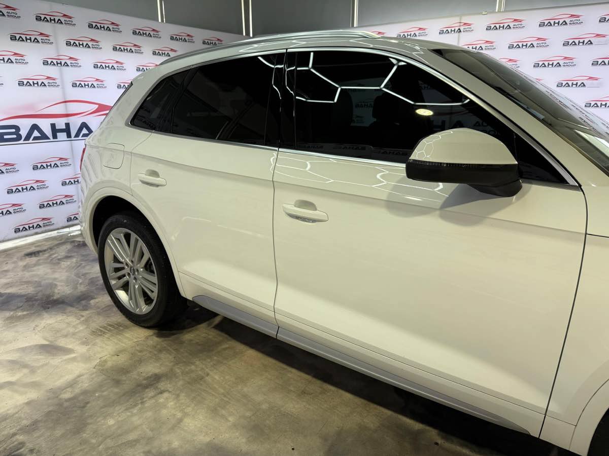 Used 2020 Audi Q5 2.0T Premium Plus w/ Premium Plus Package AWD/4WD image 6