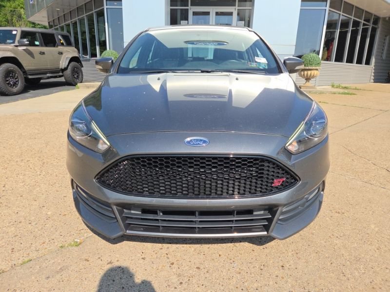 Used 2017 Ford Focus ST w/ Equipment Group 401A FWD video 2