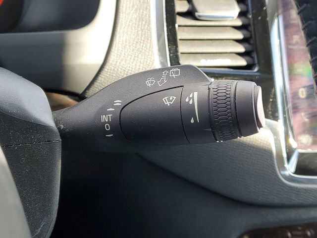 Used 2016 Volvo XC90 T6 Momentum w/ Momentum Plus Package image 22