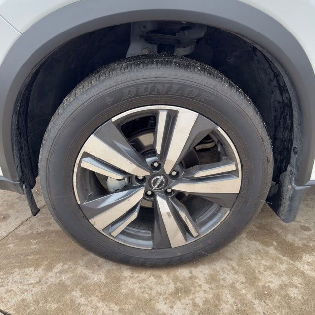 Used 2024 Nissan Rogue SL image 9