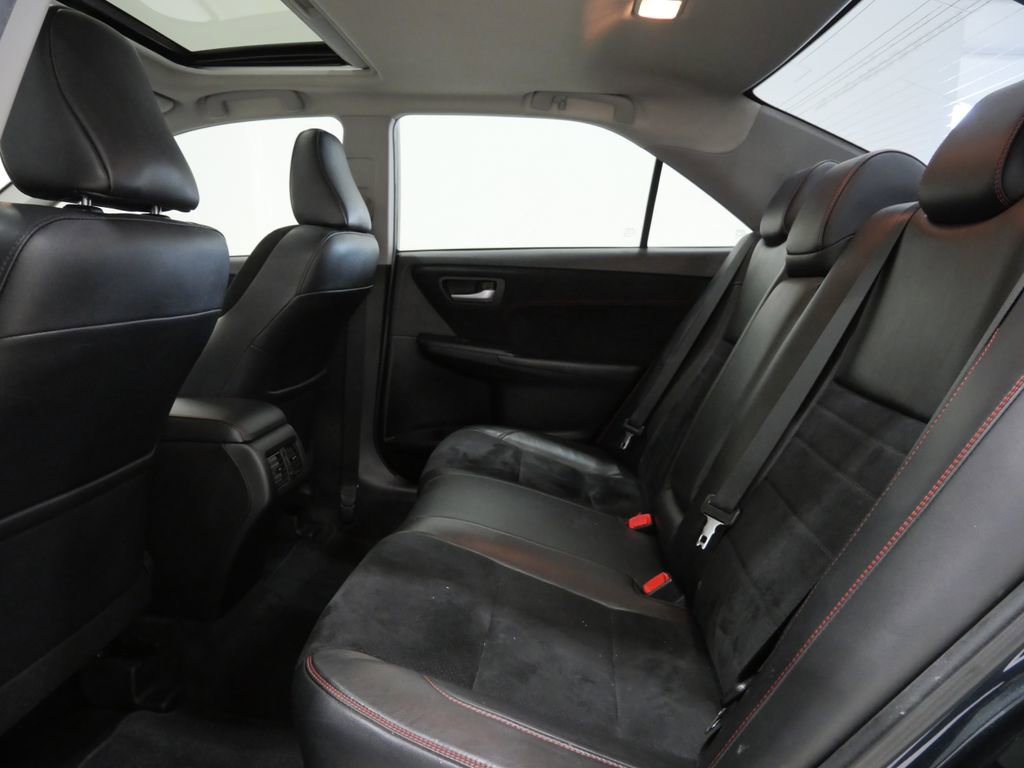Used 2015 Toyota Camry XSE w/ Moonroof Package image 22